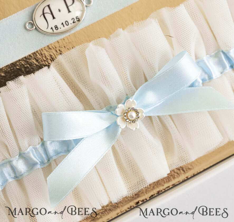 BRIDE bolero, robes, garter Geschenkidee für die Braut Strumpfband Strumpfband Etwas Blaues Geschenk für die Braut von der Trauzeugin JGA