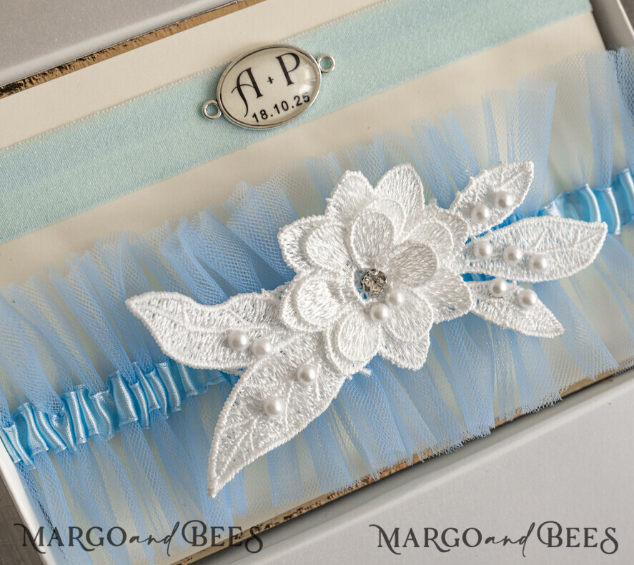 BRIDE bolero, robes, garter Geschenkidee für die Braut Strumpfband Strumpfband Etwas Blaues Geschenk für die Braut von der Trauzeugin JGA