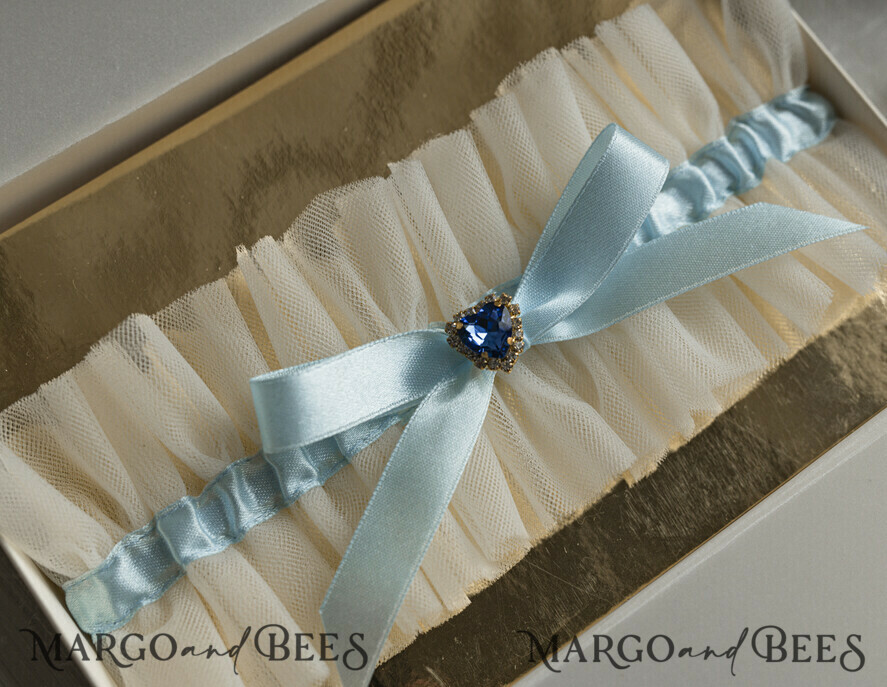 BRIDE bolero, robes, garter Geschenkidee für die Braut Strumpfband Elegantes Strumpfband für die Braut – Geschenkbox mit „Etwas Blauem“ und Grußkarte