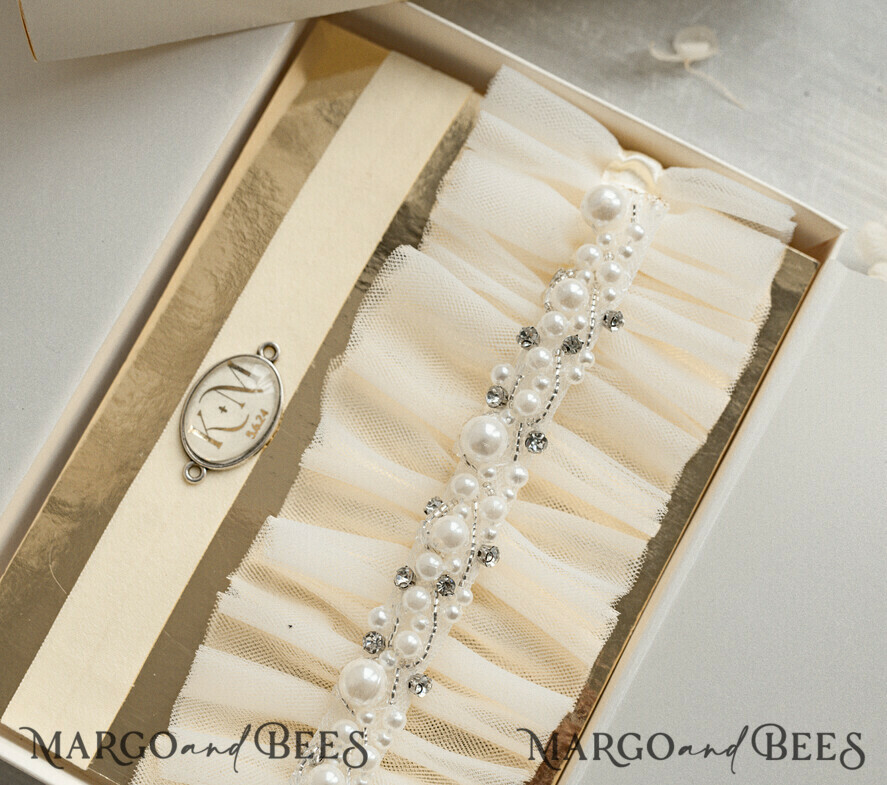 BRIDE bolero, robes, garter Geschenkidee für die Braut Strumpfband Strumpfband Ecru mit Personalisierung – Geschenkset für die Braut – Etwas Blaues zur Hochzeit