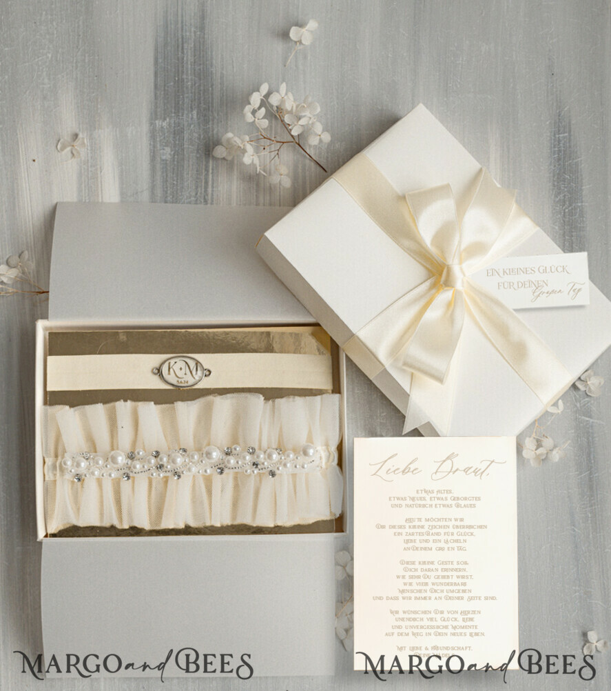 BRIDE bolero, robes, garter Geschenkidee für die Braut Strumpfband Strumpfband Ecru mit Personalisierung – Geschenkset für die Braut – Etwas Blaues zur Hochzeit