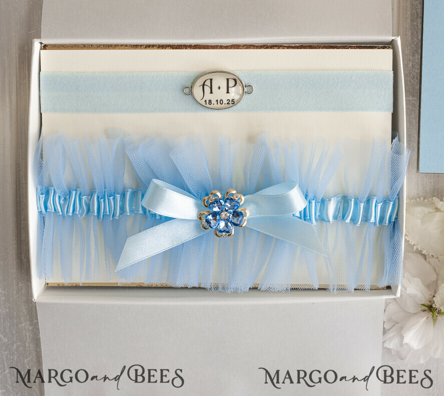 BRIDE bolero, robes, garter Geschenkidee für die Braut Strumpfband Strumpfband Etwas Blaues Geschenk für die Braut von der Trauzeugin JGA