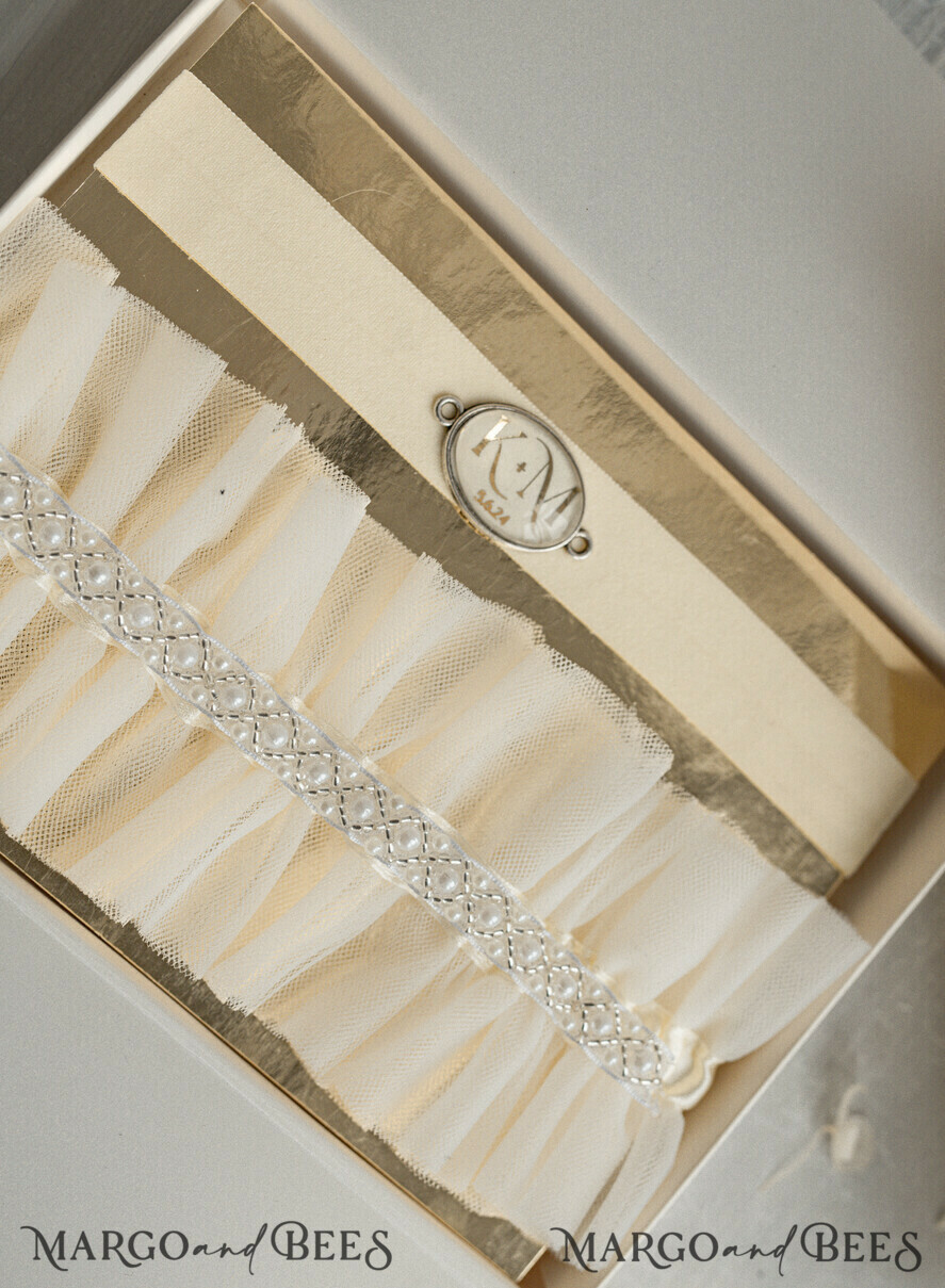 BRIDE bolero, robes, garter Geschenkidee für die Braut Strumpfband Strumpfband Ecru mit Personalisierung – Geschenkset für die Braut – Etwas Blaues zur Hochzeit