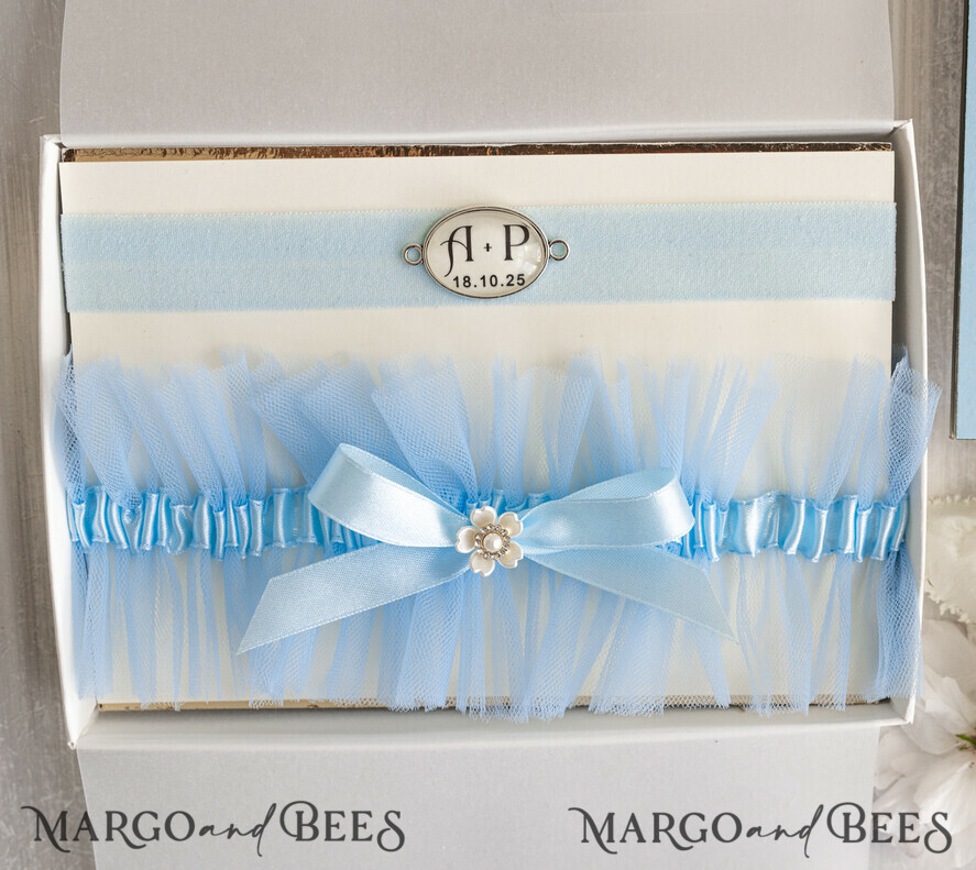 BRIDE bolero, robes, garter Geschenkidee für die Braut Strumpfband Strumpfband Etwas Blaues Geschenk für die Braut von der Trauzeugin JGA