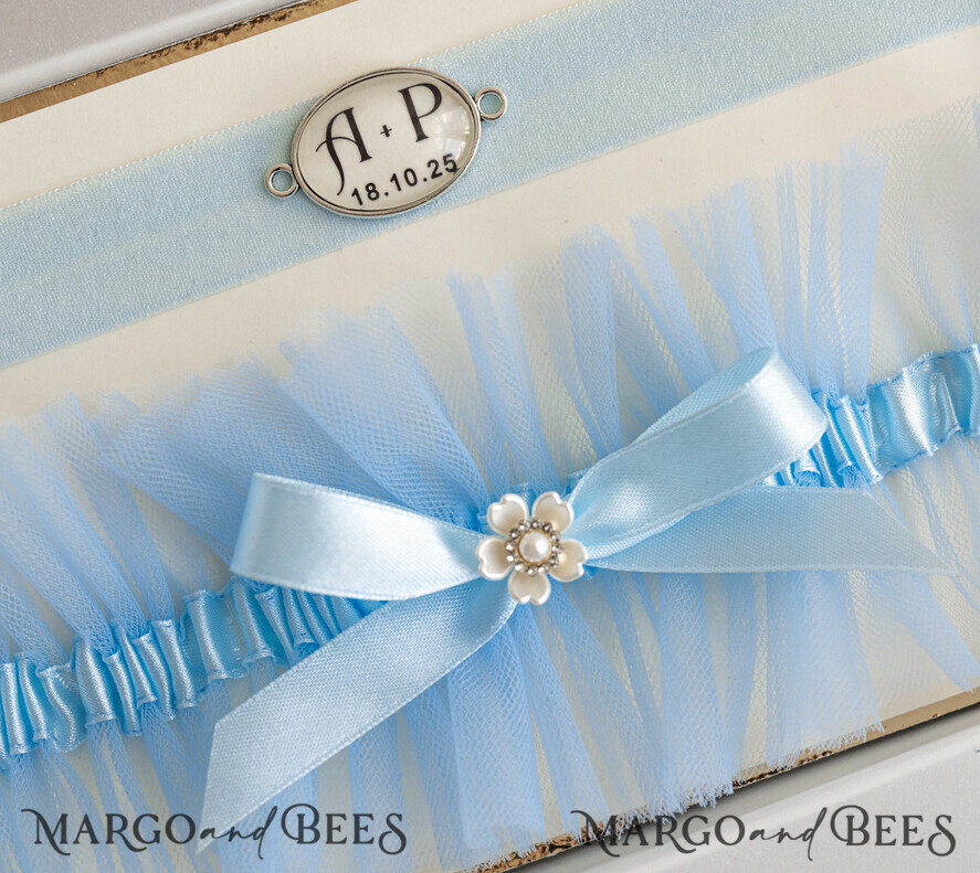 BRIDE bolero, robes, garter Geschenkidee für die Braut Strumpfband Strumpfband Etwas Blaues Geschenk für die Braut von der Trauzeugin JGA