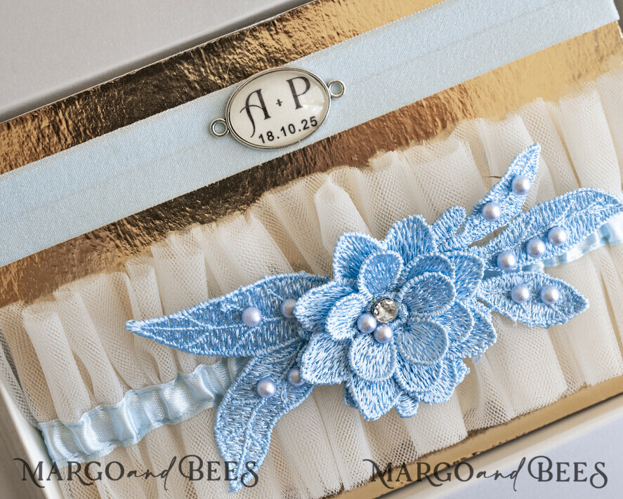 BRIDE bolero, robes, garter Geschenkidee für die Braut Strumpfband Strumpfband Etwas Blaues Geschenk für die Braut von der Trauzeugin JGA