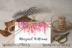 PLATZKARTEN / TISCHKARTEN  
 Boho Eleganz Bold Linie Romantische weiße Hochzeitsplatzkarten mit Jute-Schnur, zartem rosa Blumenmotiv, modernem Design, Hochzeitsnamensschilder, einzigartige Hochzeitsstationery, bearbeitbarer Text1