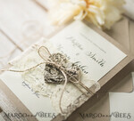 HOCHZEITS EINLADUNGEN rustikal / Landhausstil / Shabby Chic Rustikale Hochzeitseinladungen mit Vintage-Spitze und Holzherz Bastelumschlag Einfache elegante Schreibwaren7