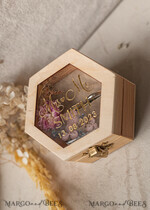 RINGTRÄGERBOXEN & KISSEN Epoxidharz Trauringe Box Hexagon Epoxidharz- und Holzhochzeitsringbox für die Zeremonie, Boho Epoxidhochzeitsringboxen für ihn und sie, transparente Epoxid-Doppelringbox für die Hochzeit, Holzharzblumen Heiratsantrag Ringbox.16