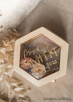 RINGTRÄGERBOXEN & KISSEN Epoxidharz Trauringe Box Sechseckige Epoxidharz- und Holzhochzeitsringbox für die Zeremonie, Boho Epoxid-Hochzeitsringboxen für ihn und sie, transparente Epoxid-Doppelringbox für die Hochzeit, Holzharzblumen-Heiratsantragsringbox.11