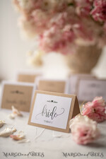 PLATZKARTEN / TISCHKARTEN  
 Rustikale Eco-Hochzeitsplatzkarten Minimalistische weiße Hochzeitsplatzkarten, rustikales öko-braun mit schwarzem Druck, zarte Hochzeitsnamensschilder, einzigartige Hochzeitsstationery, individuell formulierte Begleitkarten.12