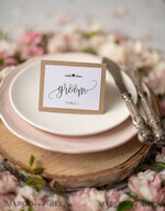 PLATZKARTEN / TISCHKARTEN  
 Rustikale Eco-Hochzeitsplatzkarten Minimalistische weiße Hochzeitsplatzkarten, rustikales öko-braun mit schwarzem Druck, zarte Hochzeitsnamensschilder, einzigartige Hochzeitsstationery, individuell formulierte Begleitkarten.12