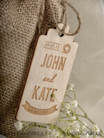 HOCHZEITSGESCHENKE Rustikale Jute-Geschenktüten mit Holzanhängern romantische Hochzeitsgeschenke, rustikale Geschenktüten mit Holzanhängern5