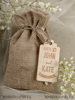 HOCHZEITSGESCHENKE Rustikale Jute-Geschenktüten mit Holzanhängern romantische Hochzeitsgeschenke, rustikale Geschenktüten mit Holzanhängern5