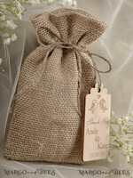 HOCHZEITSGESCHENKE Rustikale Jute-Geschenktüten mit Holzanhängern Hochzeitsgeschenke, rustikale Jute-Geschenktüten mit Holzanhängern5