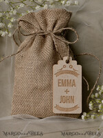 HOCHZEITSGESCHENKE Rustikale Jute-Geschenktüten mit Holzanhängern Hochzeitsgeschenke, Rustikaler Geschenksack mit Etikett7