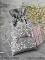 HOCHZEITSGESCHENKE Geschenktüten aus Satin und Spitze romantische Hochzeitsgeschenke, Saltin Spitzenbeutel6