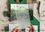 HOCHZEITS EINLADUNGEN Wald / Berge / Waldlandschaft Thema Wald Acryl Hochzeits-Einladungset, moderne rustikale Hochzeitskarten, klare Plexiglassuite Hochzeitskarten, grüne Hochzeitseinladungen, neblige Wald-gefüllte Hochzeitseinladungssuite, Hochzeitskarte mit Kiefern aus Plexiglas.17
