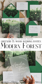 HOCHZEITS EINLADUNGEN Wald / Berge / Waldlandschaft Thema Wald Acryl Hochzeits-Einladungset, moderne rustikale Hochzeitskarten, klare Plexiglassuite Hochzeitskarten, grüne Hochzeitseinladungen, neblige Wald-gefüllte Hochzeitseinladungssuite, Hochzeitskarte mit Kiefern aus Plexiglas.17