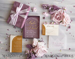HOCHZEITS EINLADUNGEN Elegante Einladungen Klassische Karten Luxus Mauve Samt Box Hochzeitseinladungen, elegante Acryl Hochzeitseinladungen mit goldener Schleife, glamouröse goldene Hochzeitskarten, handgemachte Hochzeitsstationery.13