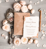 HOCHZEITS EINLADUNGEN Elegante Einladungen Klassische Karten Personalisierte Hochzeitskarten Samt Beige Umschlag, Elegante Hochzeitskarten, Fine Art Hochzeitskarten Suite, Hochzeitseinladungen mit goldenem, gezacktem Randpapier8