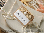 PLATZKARTEN / TISCHKARTEN  
 Strand-/Marin-/Destination Hochzeits Thema Marinebraune und weiße Platzkarte mit Muschel und Raffia-Schnur, elegantes Namensschild für Ihre Hochzeits-Tische, natürliche Jute-Meeres-Thema bearbeitbare Platzkarten.4