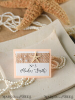 PLATZKARTEN / TISCHKARTEN  
 Strand-/Marin-/Destination Hochzeits Thema Romantische Marine-Hochzeitsplatzkarte mit einem Seestern, elegante maritime Namensschilder für Ihre Hochzeitstische, zarte Jutesack weiße Hochzeitsplatzkarten, bearbeitbarer Text5