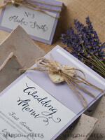 MENÜ & PROGRAMME  
 rustikal und Spitze Zartes Flieder Hochzeitsmenü, einzigartige elegante Hochzeitsmenüs mit Jute-Schnur und Herz, minimalistische lila Hochzeitsmenükarten, moderne Dinnerkarte für die Hochzeit4