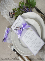 MENÜ & PROGRAMME  
 rustikal und Spitze Zartes Flieder-Hochzeitsmenü, elegante Hochzeitsmenüs mit Lavendel, minimalistische lilafarbene Hochzeitsmenükarten, moderne Dinnerkarte für die Hochzeit.4