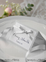 PLATZKARTEN / TISCHKARTEN  
 rustikal und Spitze Romantische weiße minimalistische Hochzeitsplatzkarten mit grauem Band, moderne elegante rustikale Platzkarten, Glamour-Tischkarten, wunderschöne graue Hochzeitsnamensschilder.2
