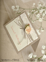 PLATZKARTEN / TISCHKARTEN  
 rustikal und Spitze Elegante Eco-Braune Hochzeitsplatzkarten mit floralem Dekor, Elfenbein Hochzeit Namensschilder mit natürlichem Garn und Ecru-Spitze, Rustikale Hochzeitsstationery, Bearbeitbarer Text3