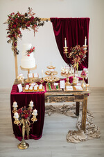 PLACE CARDS / TABLE CARDS Luxury Premium Glitter/ Gold/ Silver/ Rose Gold Maroon Wedding Place Cards, White Cards with Gold Foil Prinout, Romantic Wedding Name Tags, Marsala Wedding Stationery, Luxury Real Gold Foil Wedding Place Card9