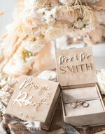 RINGTRÄGERBOXEN & KISSEN Samtkästchen für den Trauungszeremonie Beige Pink Goldene Samt Hochzeitsringbox für die Zeremonie, Ringbox für die Hochzeitszeremonie 3 Ringe Samt, Boho Glam Hochzeitsringboxen für ihn und sie, Luxus Samt Ringbox doppelt in benutzerdefinierten Farben.18