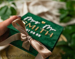 RINGTRÄGERBOXEN & KISSEN Samtkästchen für den Trauungszeremonie Grüne goldene Samt-Ringbox für die Zeremonie, Ringbox für die Hochzeitszeremonie mit 3 Ringen aus Samt, Boho Glam Hochzeitsringboxen für ihn und sie, luxuriöse Samt-Ringbox doppelt in benutzerdefinierten Farben.16