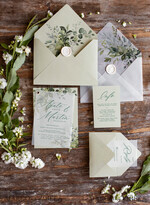 HOCHZEITS EINLADUNGEN Moderne Einladungen Florale Karten Oliven-Hochzeitseinladungen, Hochzeitseinladungen mit Oliven, Olive, Olivenblätter, florale Hochzeitseinladungen, moderne Hochzeitseinladungen, Pergament-Hochzeitseinladungen, Pergamentumschlag, grüne Hochzeitseinladungen, elegante Hochzeitseinladungen, italienische Hochzeitseinladungen, italienischer Stil, italienische Romantik, Hochzeit im Ausland, Hochzeitseinladungen für Reisen, Grünpflanzen, Pastellblumen, Kalligrafie, Oliven-Hochzeitkarten, Oliven-Hochzeitzubehör.22