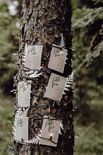 TABLE PLANS AND WEDDING WELCOME SIGNS rustic wedding table plan4
