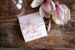 PLACE CARDS / TABLE CARDS Romantic Boho/ Botanical/ Floral Floral Minimalistic Place Card, White Wedding Place Cards with Pink Twine, Simple Magnolia Name Tags, Elegant Wedding Table Decor, Delicate Wedding Name Tags3
