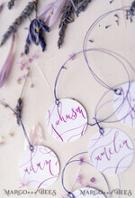PLATZKARTEN / TISCHKARTEN  
 Kalligraphie Romantische runde Hochzeitsplatzkarten, elegante Namensschilder, minimalistische weiße Platzkarten mit Kalligrafie-Design, modernes Namensschild für Hochzeitstische, bearbeitbarer Text22