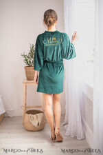 BRIDESMAID/BEST MAN BOX WEDDING ROBE  Emerald green wedding robe with gold foil inscription. Gift for Maid of Honor; Will you be my bridesmaid gift4