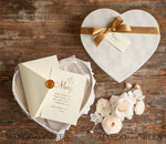 FRISCH VERHEIRATETES PAAR GESCHENKE Brautgeschenke Personalisierte Brautgeschenke Herzbox, Samt weiße Creme Robe, luxuriöse Brautgeschenkbox10