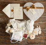 FRISCH VERHEIRATETES PAAR GESCHENKE Brautgeschenke Braut Samtrobe GESCHENKBOX, personalisierte Tasse, elegantes Geschenk für Brautjungfer ROBE10