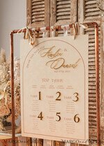 TISCHPLÄNE UND WILLKOMMENSCHILDER FÜR HOCHZEITEN Plexi Gold / Samt Elfenbeinvelours & Gold Modernes Velours Sitzplan, Bogen Elegant Finde Deinen Sitzplan, Eleganter Hochzeittischplan, Hochzeitsdekoration mit goldenen Buchstaben, Empfangsbeschilderung, Individuelles Zeremonieschild23