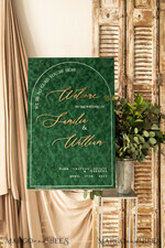 TABLE PLANS AND WEDDING WELCOME SIGNS plexi gold / velvet Luxury Velvet Green Wedding Welcome Sign, Golden Wedding Decor, Personalised Wedding Sign, Wedding Gift, Welcome Wedding Board, GV9