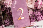 TISCHDEKORATIONSCHILDER   Samt Tischnummern und Dekoration Mauve-Velours-Tischnummer, Gold-Acryl-Halbbogen-Tischschild, Staubige-Rose-Velours-Hochzeitstischnummer mit Ständer, Gold-Plexi-Lila-Tischnummern MvS12