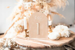 TISCHDEKORATIONSCHILDER   Samt Tischnummern und Dekoration Luxuriöse samtige gewölbte Tischnummern mit Acrylständer, beige Samt- und Gold-Acryl-Hochzeitstischdekoration, 3D goldene Buchstaben gewölbte Tischnummern, Hochzeitsbeschilderung.11