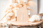 TISCHDEKORATIONSCHILDER   Samt Tischnummern und Dekoration Luxuriöse samtige gewölbte Tischnummern mit Acrylständer, beige Samt- und Gold-Acryl-Hochzeitstischdekoration, 3D goldene Buchstaben gewölbte Tischnummern, Hochzeitsbeschilderung.11