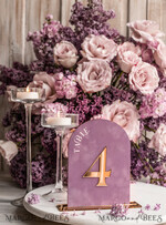 TISCHDEKORATIONSCHILDER   Samt Tischnummern und Dekoration Mauve Acryl Bogen Tisch Nummer, Staubige Rose Samt Tischschild, Gold Plexi Samt Tischnummern in Staubigem Blau, Lila Hochzeits Tischnummer mit Ständer15