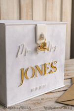 KARTONBOXEN  
 Samtkartenboxen Weiße Samt-Geschenkkartenbox mit Schloss & Karten Geschenke Schild Set, Samt klassische Hochzeitswunschbrunnen Geldgeschenkkartenbox, personalisierte goldene Plexi-Hochzeitskartenbox, luxuriöse Kartenbox, Hochzeitskartenbox mit Deckel, Hochzeitsgeldbox.25