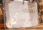 BLUMENMÄDCHEN / SEITENJUNGE SCHILDER Acrylschilder für Blumenmädchen / Ringträger Personalisierte Acryl-Hochzeits-Schild für den Ringträger, Ombre Beige Gold Acryl-Schild für den Ringträger, bemaltes Plexiglas-Acryl-Schild für das Blumenmädchen, Schild für das Blumenmädchen am Hochzeitstag, boho glam Bogen gold Acryl-Hochzeitsdekoration für das Blumenmädchen, Papa, es ist Zeit, Mama unseren Nachnamen zu geben, Bogen Acryl hier kommt die Braut.21