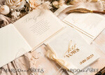 HOCHZEITS-GÄSTEBÜCHER Bundle Gustbooks & Vows Set Elfenbein Golden Bundle Personalisierte Hochzeitsgästebuch & Maßgeschneiderte Hochzeitsgelübde Set von zwei - Bundle Gästebuch und Gelübde Bücher19